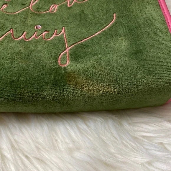 Juicy Couture Green and Pink Travel Makeup Bag Purse - Picture 4 of 14